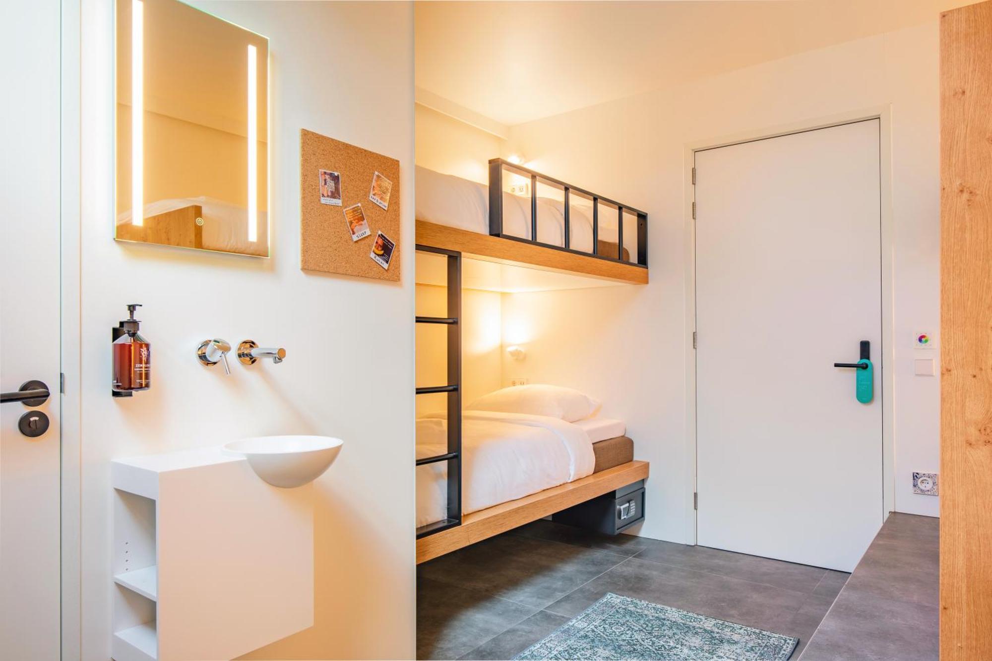 Bunk Hostel Amsterdam Exterior foto
